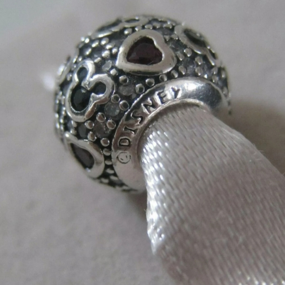 Pandora Disney sparkling Mickey & Hearts charm. - Picture 5 of 8